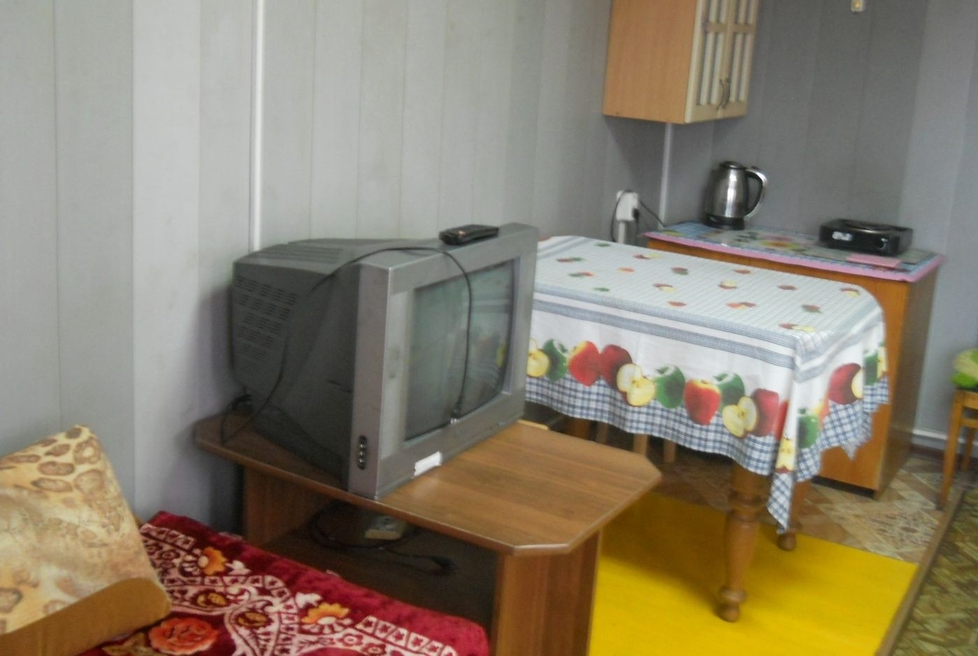Турбаза «Серебряный источник» Иркутская область Четырехместный благоустроенный домик, фото 3