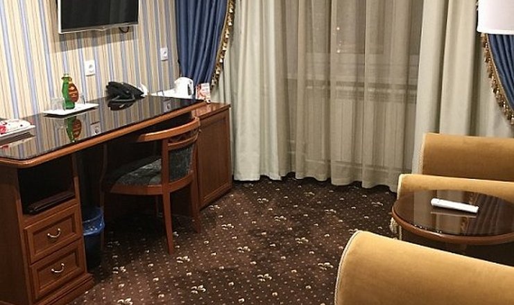 Гостиница «Кристалл Люкс» Кемеровская область Делюкс 2-местный 2-комнатный, фото 1