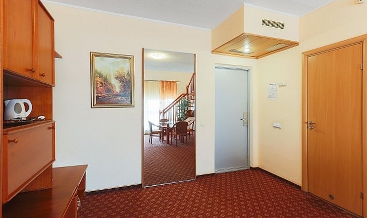  Отель «Меридиан» Челябинская область Сьют 2-местный 3-комнатный 2-уровневый, фото 6