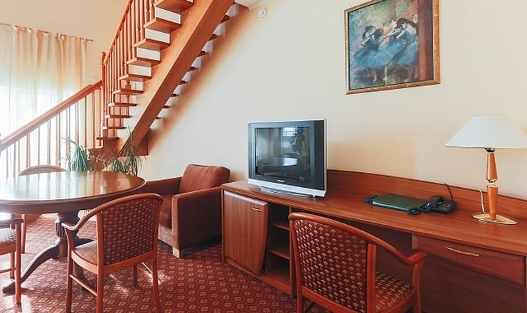  Отель «Меридиан» Челябинская область Сьют 2-местный 1-комнатный 2-уровневый, фото 7