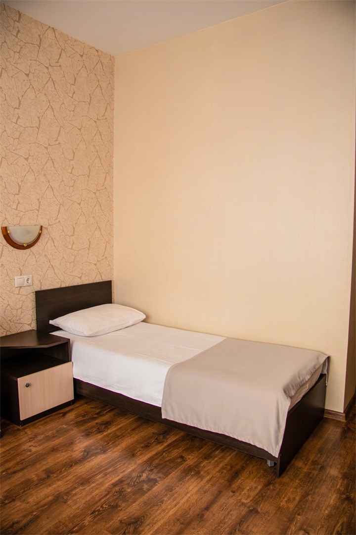 Отель «Саяногорск» Республика Хакасия Стандарт с тремя отдельными кроватями, фото 3