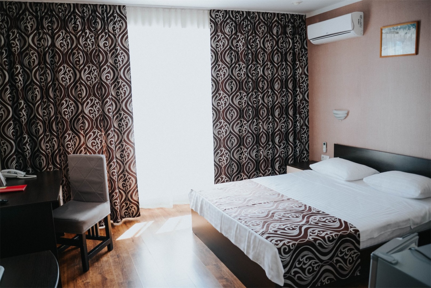 Отель «Саяногорск» Республика Хакасия Стандарт (с одной большой кроватью), фото 6