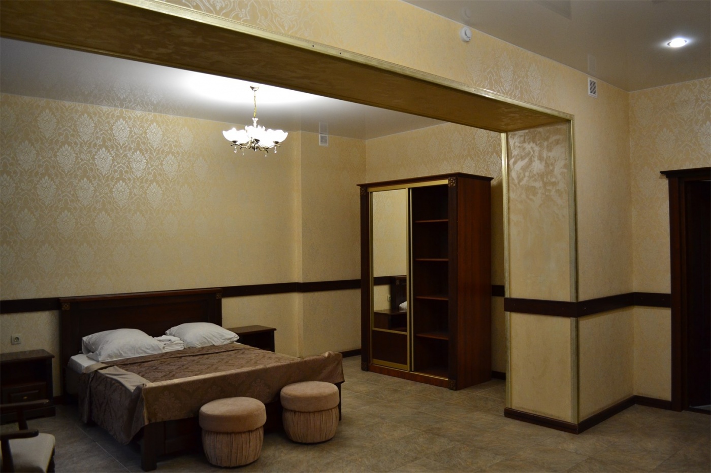 Отель «Нитрон» Саратовская область Люкс, фото 1
