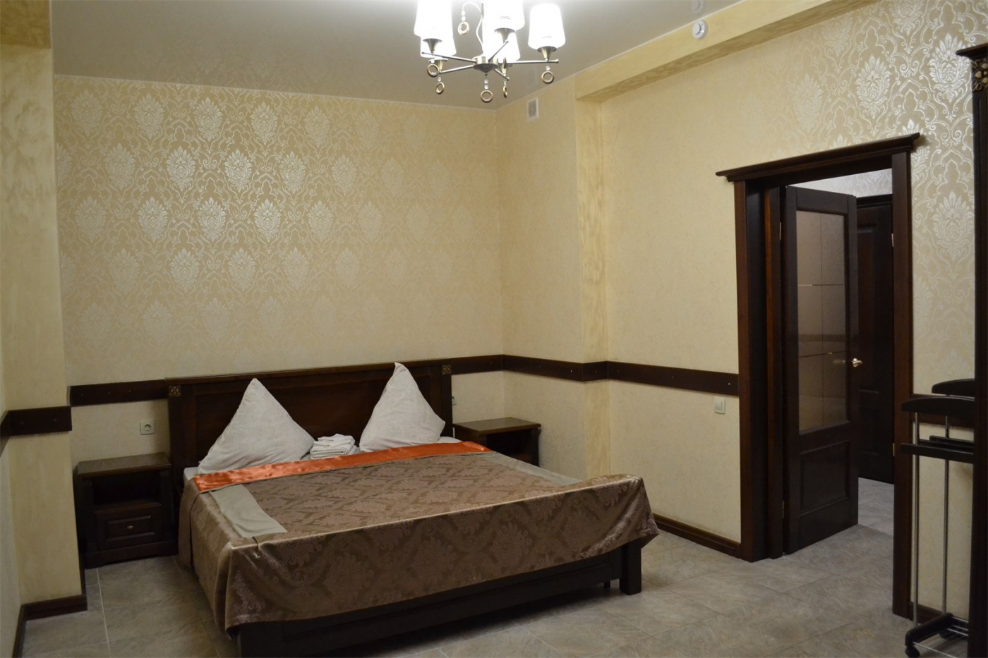 Отель «Нитрон» Саратовская область Люкс двухкомнатный, фото 1