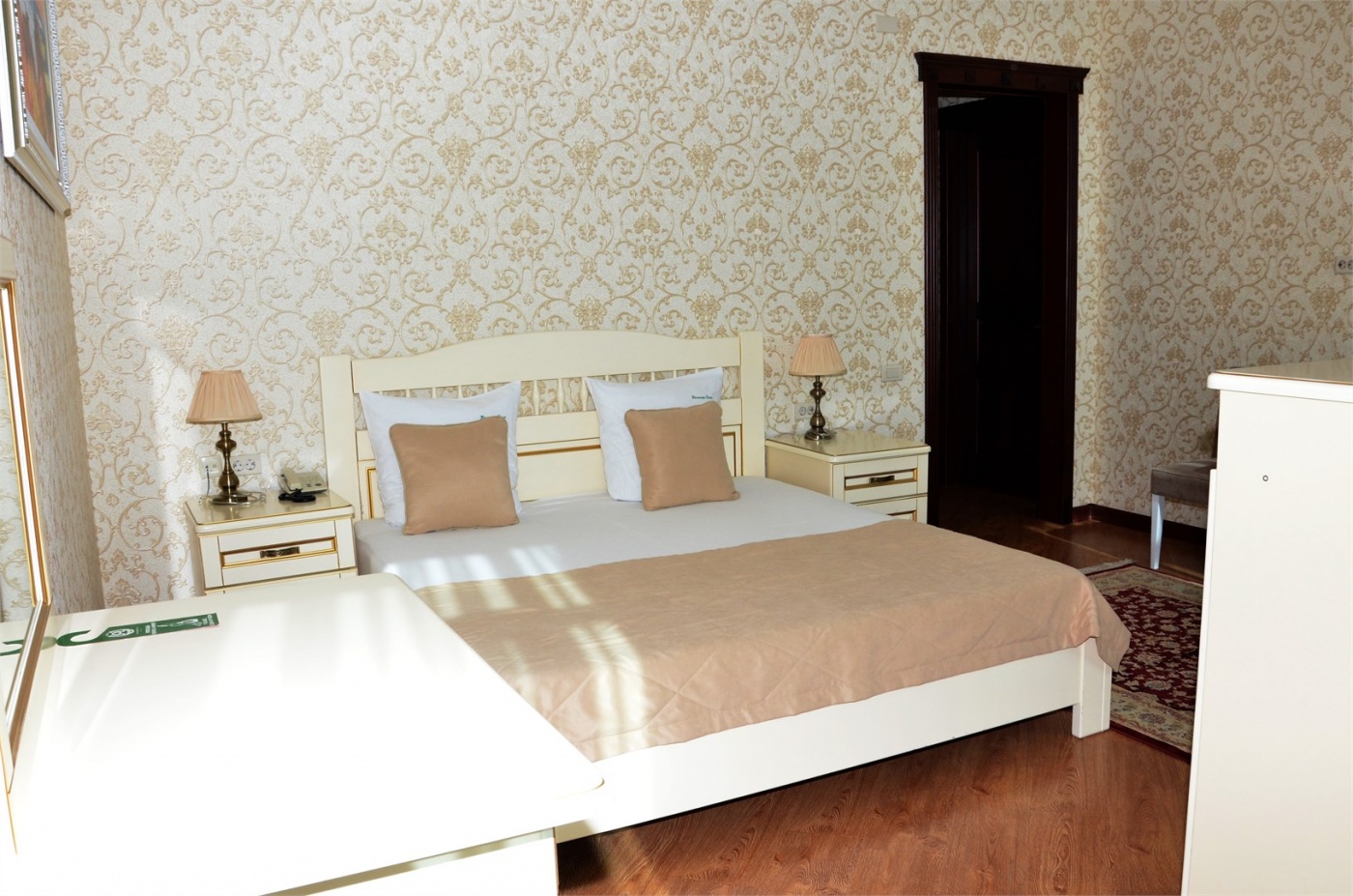 Гостиница «Нальчик Холл» Кабардино-Балкарская Республика Комфорт c 1 общей кроватью, фото 1