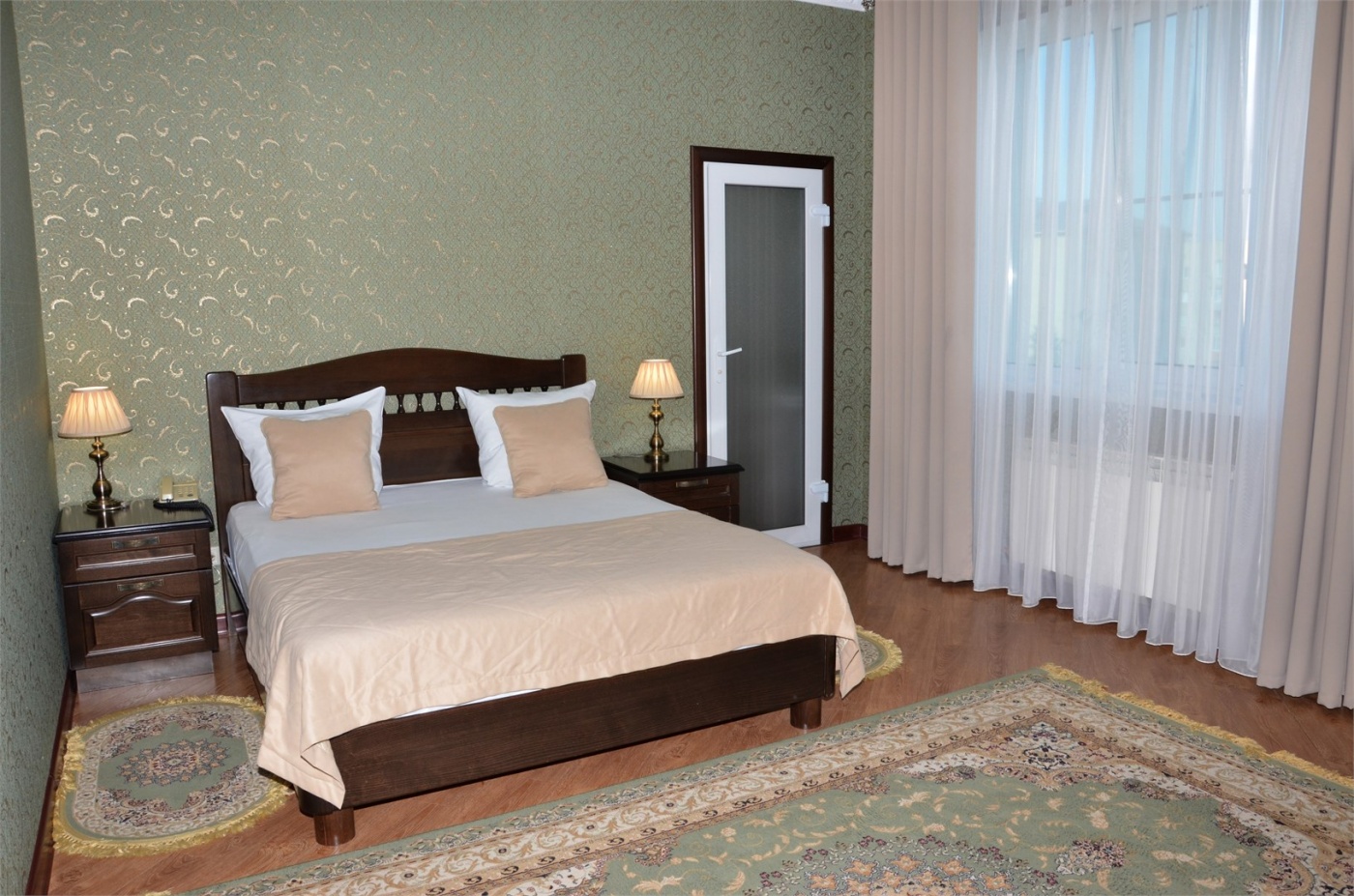 Гостиница «Нальчик Холл» Кабардино-Балкарская Республика Стандартный двухместный номер с 1 кроватью, фото 2