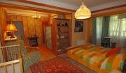  Шале-отель «Таежные дачи» Московская область Гостиная со спальней и верандой на даче, фото 1_0