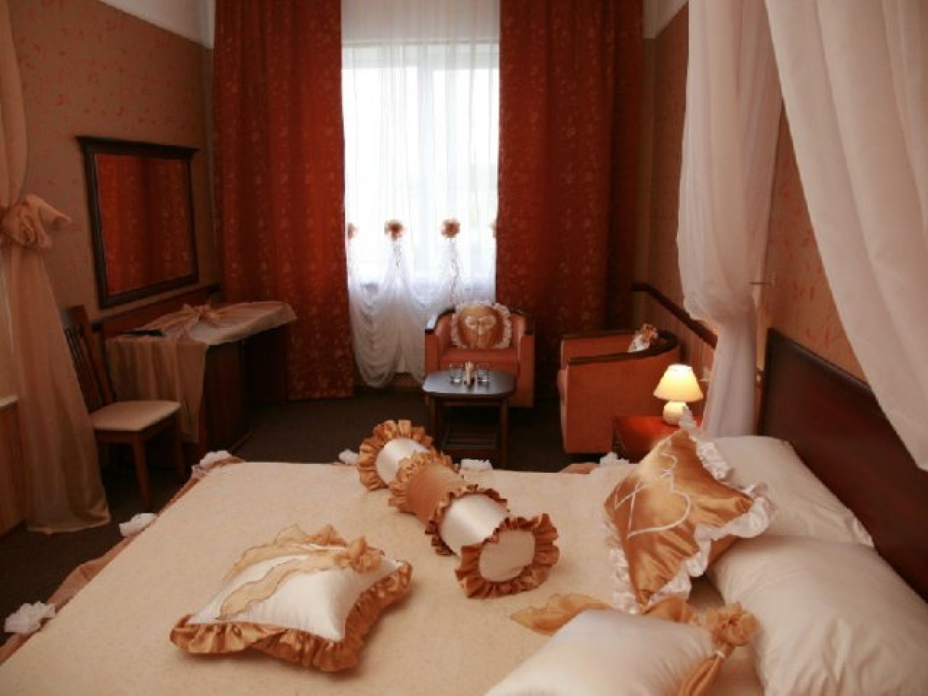 Гостиница "Парад Парк Отель" Томская область Свадебный номер, фото 4