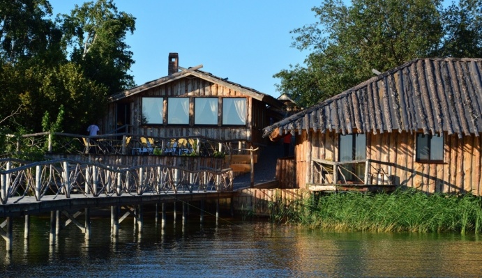 Отель на воде и база активного отдыха «Славянское подворье»