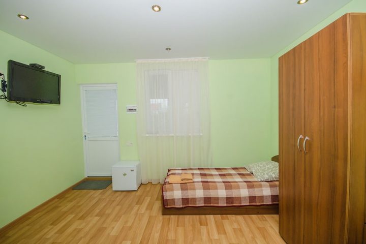 Гостевой дом «Инжир» Республика Крым 3-местная комната с террасой (корпус INGIR GREEN), фото 2