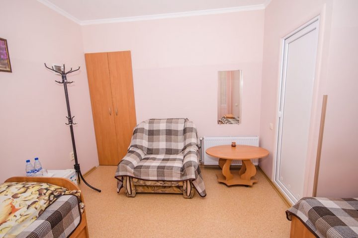 Гостевой дом «Инжир» Республика Крым 3-местная комната с отдельным входом (корпус INGIR RED), фото 5