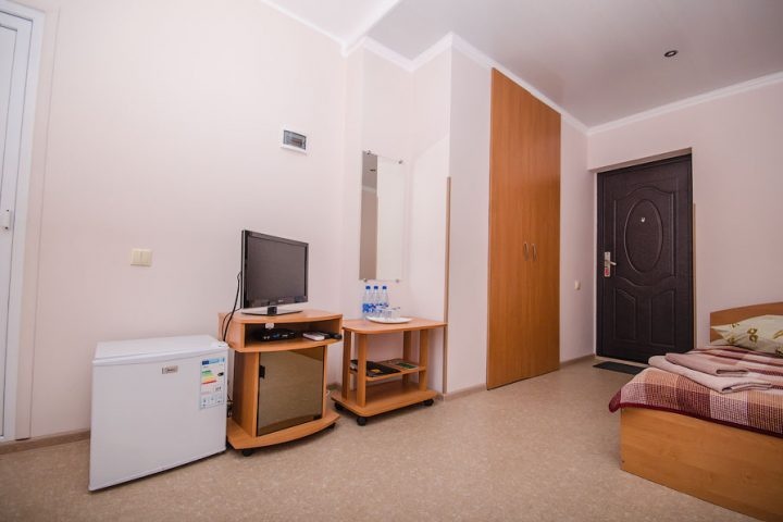 Гостевой дом «Инжир» Республика Крым 3-местная комната с балконом (корпус INGIR RED), фото 4