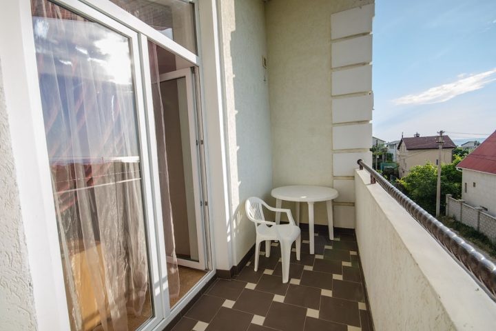 Гостевой дом «Инжир» Республика Крым 4-местная комната с балконом (корпус INGIR RED), фото 7