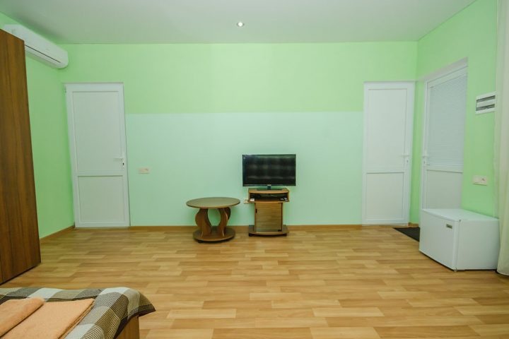Гостевой дом «Инжир» Республика Крым 4-местная комната (корпус INGIR GREEN), фото 6