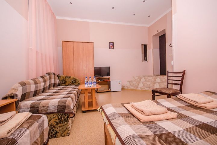 Гостевой дом «Инжир» Республика Крым 4-местная комната (корпус INGIR RED), фото 2