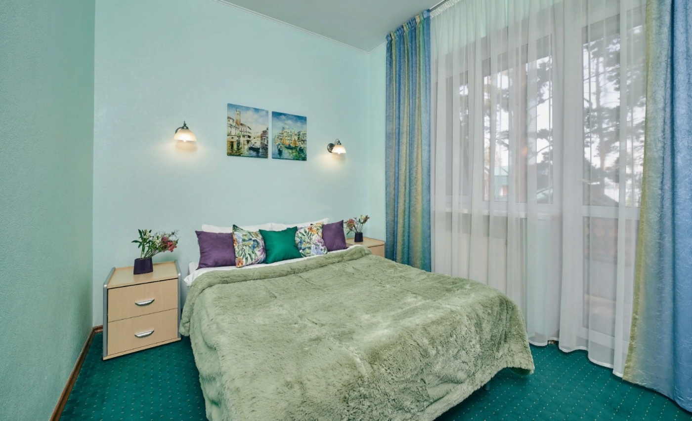  Семейный курорт «Родники» Челябинская область 2-комнатный номер «Люкс» 1 корпус, фото 1