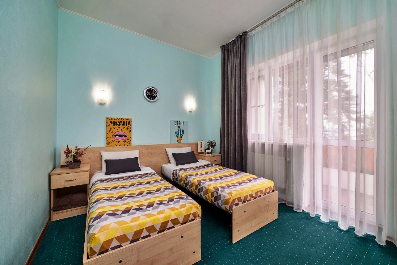  Семейный курорт «Родники» Челябинская область 2-комнатный номер «Люкс» 2 корпус, фото 1