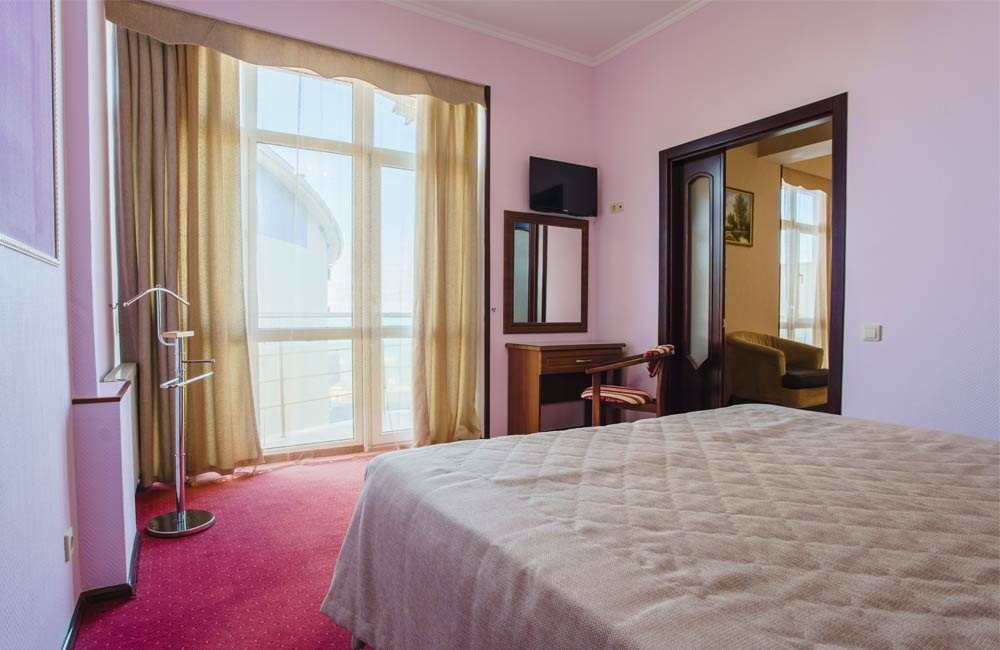  Отель «ЕврАзия» Краснодарский край 2-комнатный с видом на море, фото 2