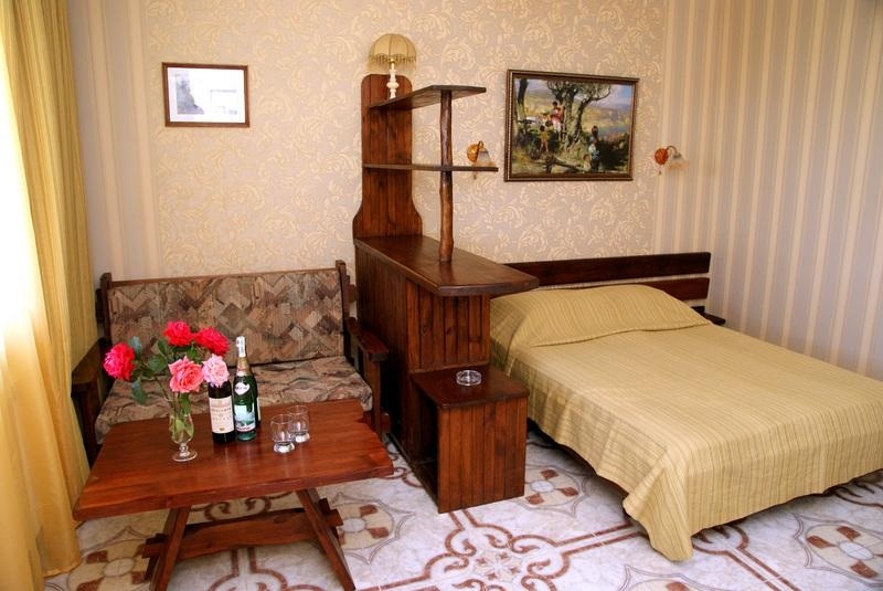  Курортный отель «Бастион» Республика Крым Номер «Стандарт» 2-местный однокомнатный с террасой, фото 1