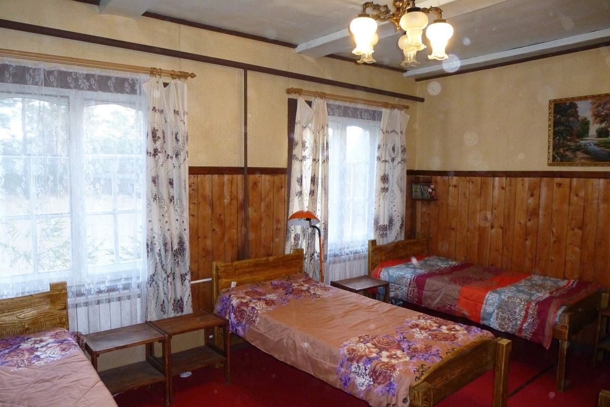  Дом охотника «Бобровец» Тверская область Комната на 4 человека, фото 1