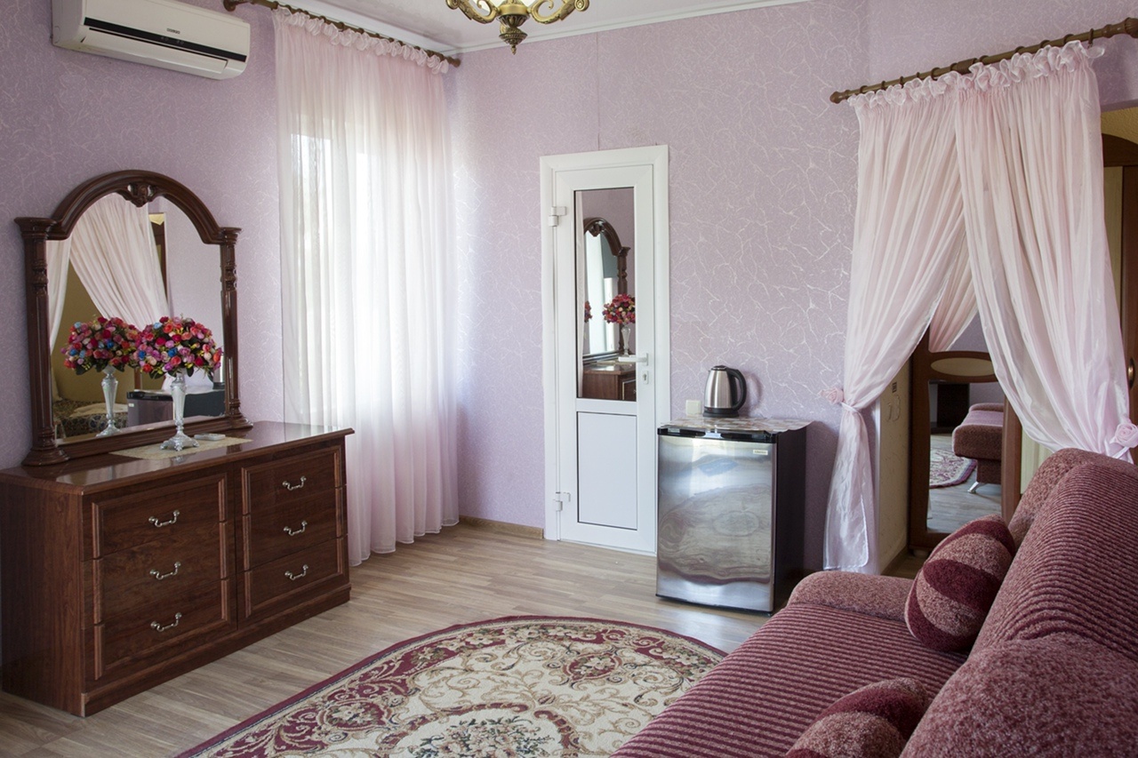 Гостевой дом «Ле-Ди» Республика Крым Номер «Семейный» 3-местный трёхкомнатный, фото 3