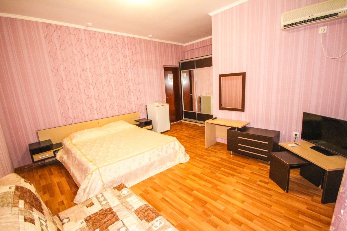 Гостиница «Исидор» Краснодарский край Люкс 4-местный, фото 1