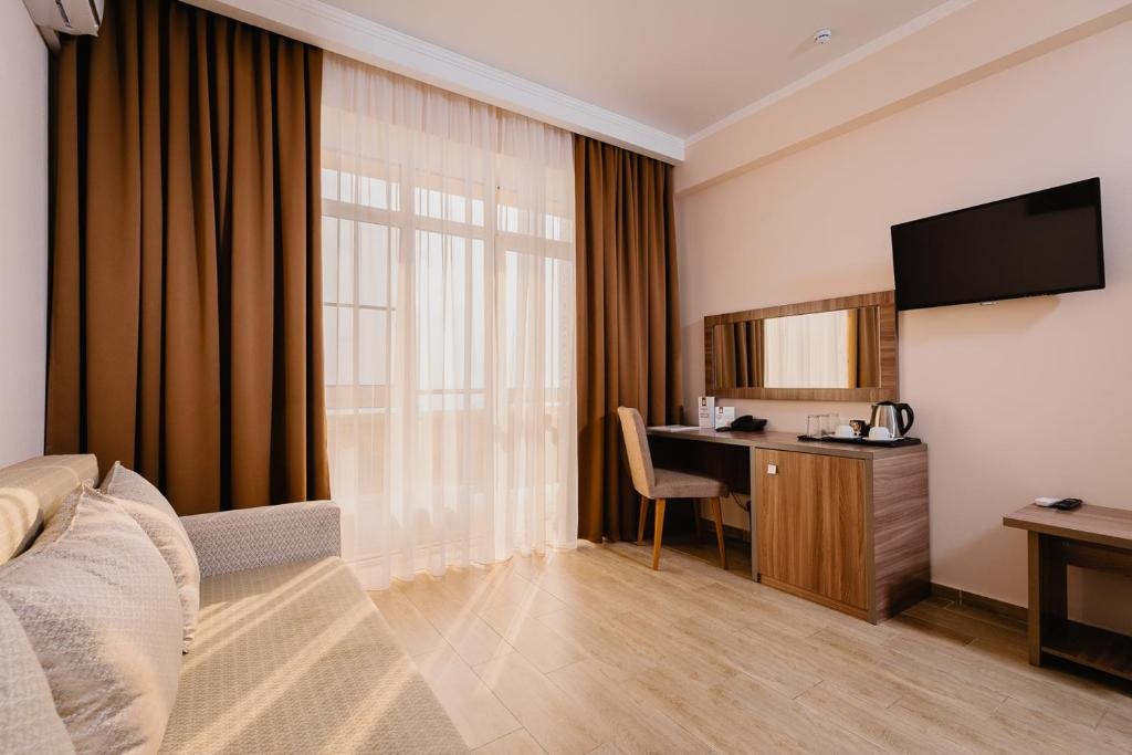  Отель «Pride-inn» Краснодарский край Люкс 2-комнатный , фото 6