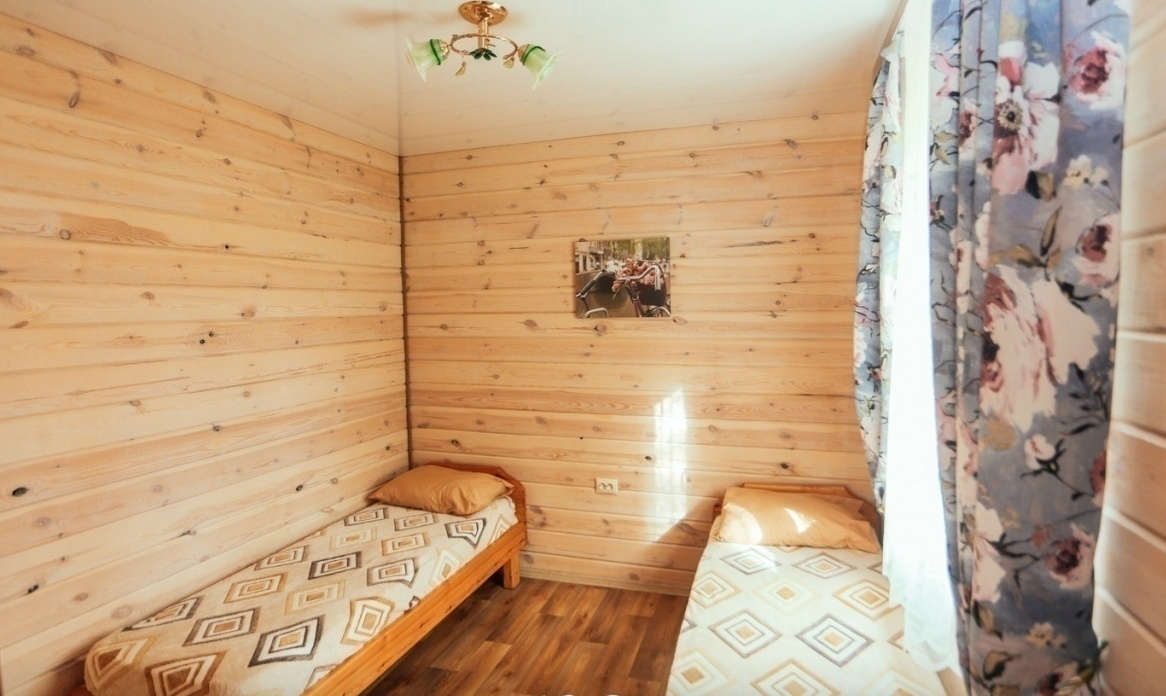 База отдыха «Русский остров» Челябинская область Номер 2-местный в летнем доме, фото 4