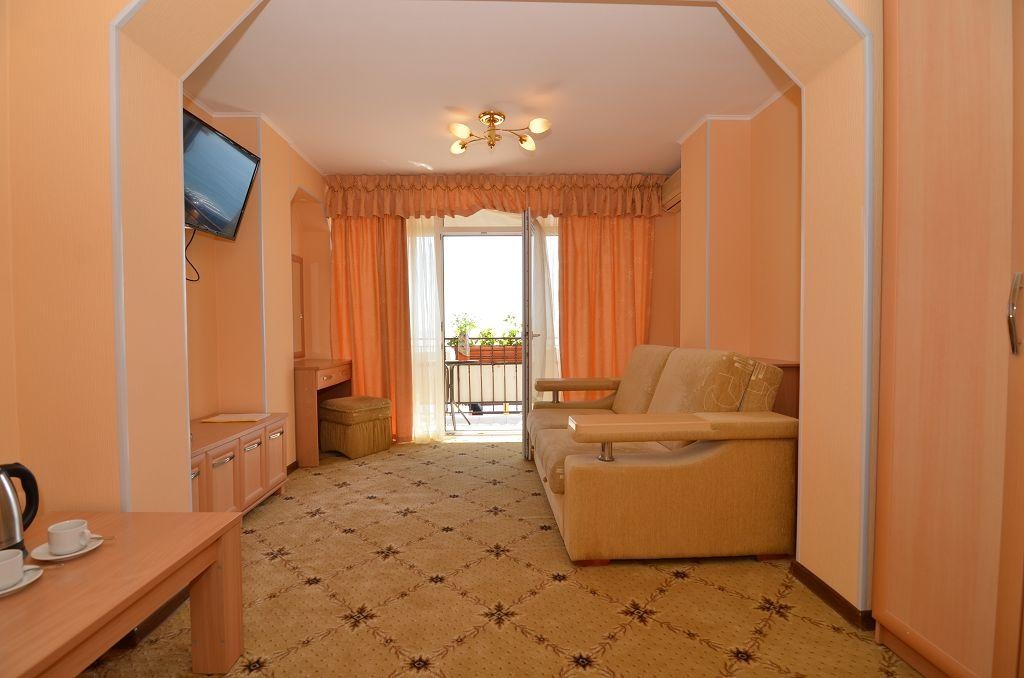 Мини-отель Republic Of Crimea Nomer «Polulyuks» 2-mestnyiy s balkonom, фото 4