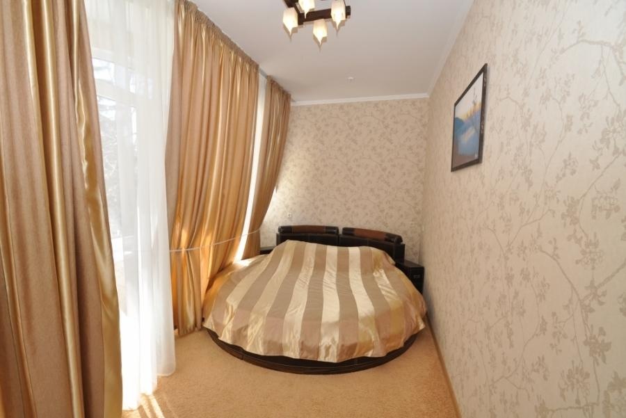  Отель «Равенна» Республика Крым Номер «Люкс» 4-местный, фото 1