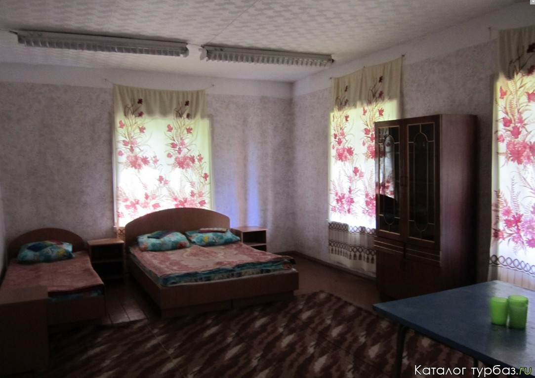 База отдыха «Берёзка» Алтайский край 1-комнатный номер в неблагоустроенном корпусе, фото 1