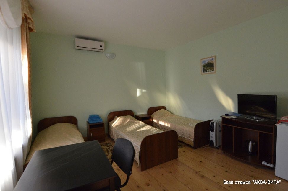 База отдыха "Аква-Вита" Краснодарский край 1-комнатный номер "стандарт" (3 спальных места), фото 1