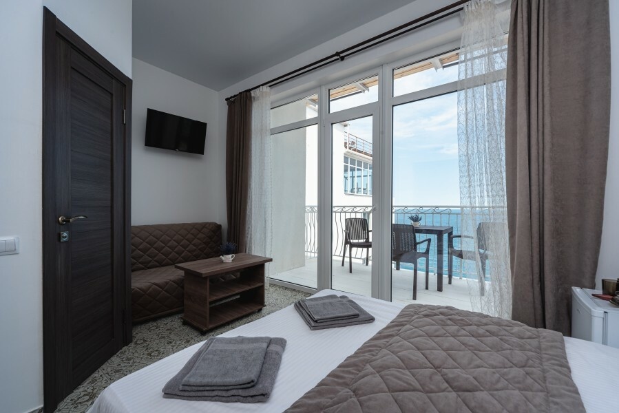  Отель «Флора» Республика Крым Номер «Апартамент» 2-местный (с видом на море), фото 3
