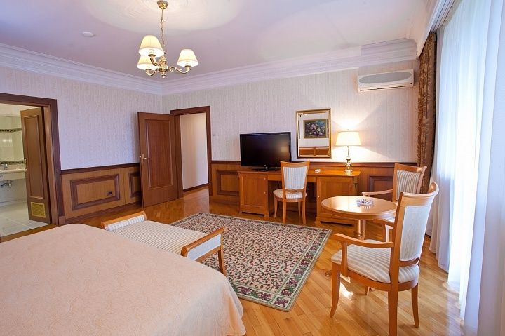 Парк-отель «Империал» Московская область Номер «Сьют» 5-комнатный, фото 3