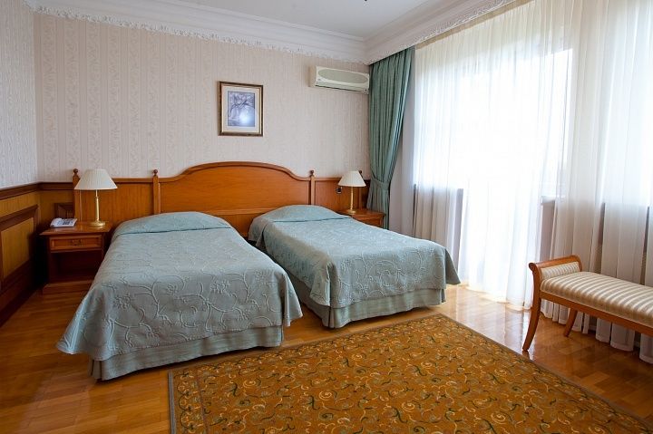 Парк-отель «Империал» Московская область Номер «Сьют» 3-комнатный, фото 2