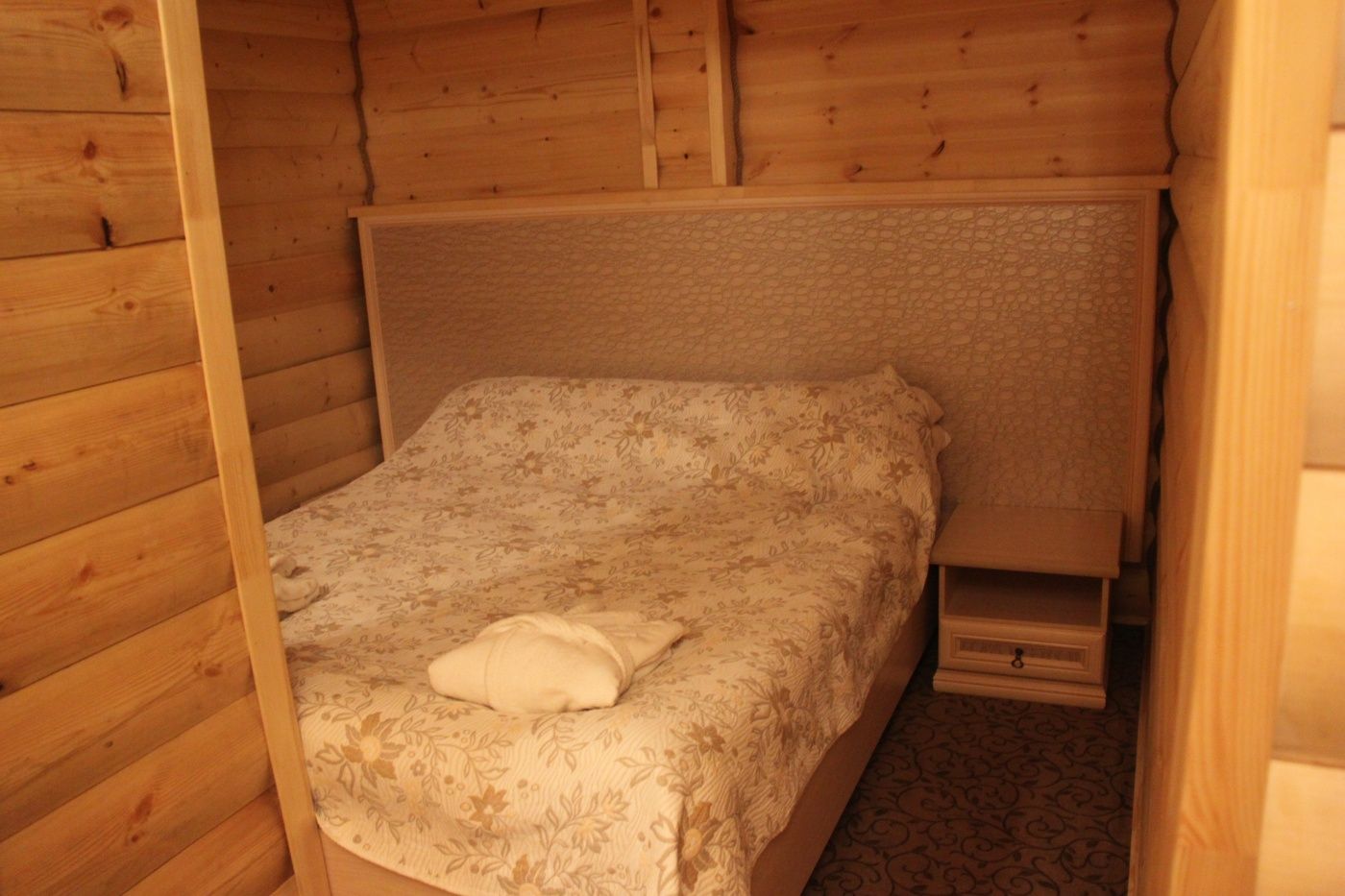 Гостиничный комплекс «Бережки-Холл» Московская область Номер двухместный с двуспальной кроватью, фото 1