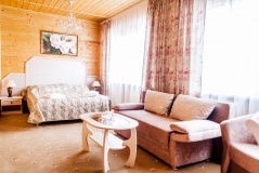 Hotel complex «Berejki-Holl» Moscow oblast Nomer «Polulyuks» v derevyannom dome