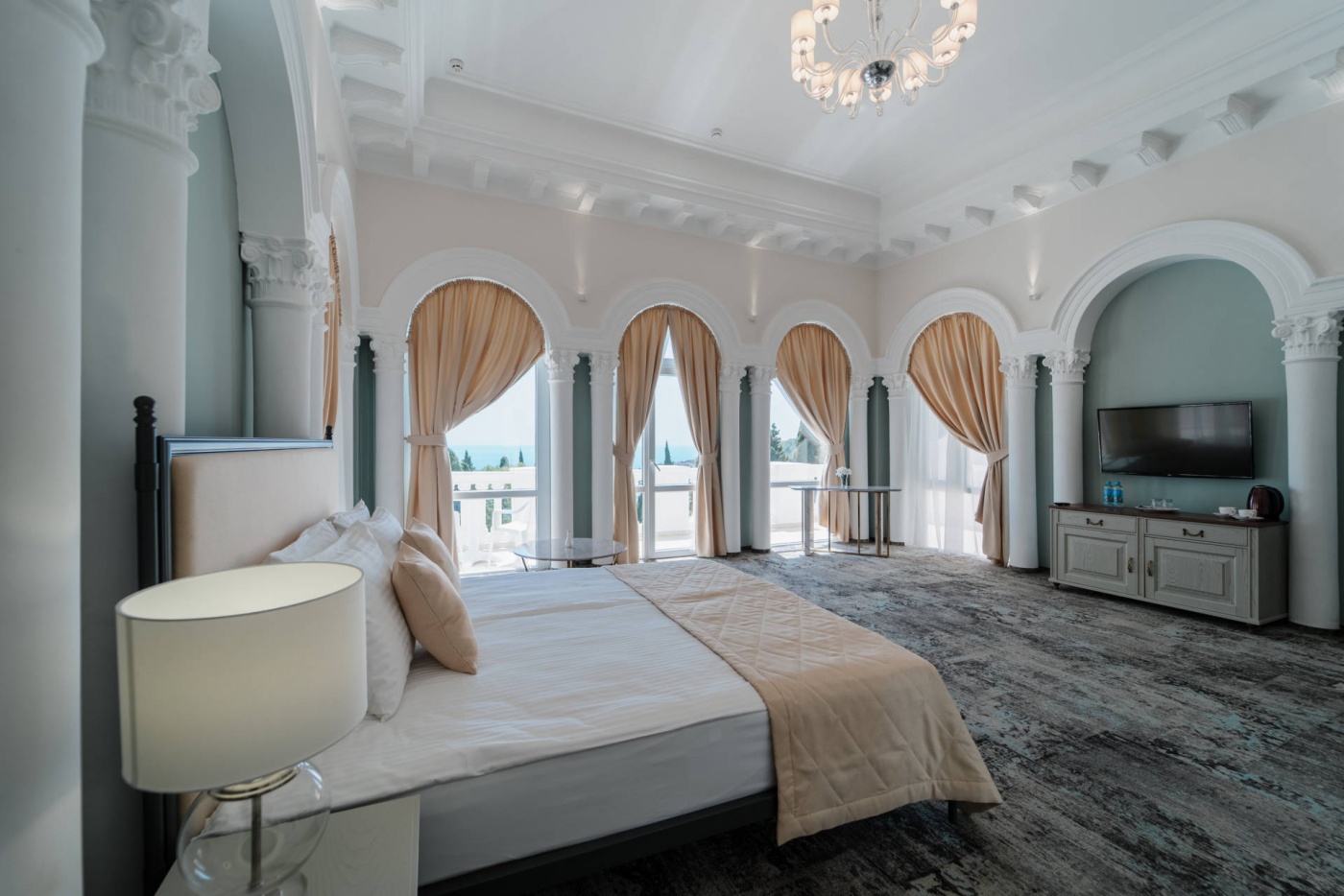  Отель «Усадьба Голубой залив» Республика Крым Номер Премиум-люкс Бизнес, фото 1