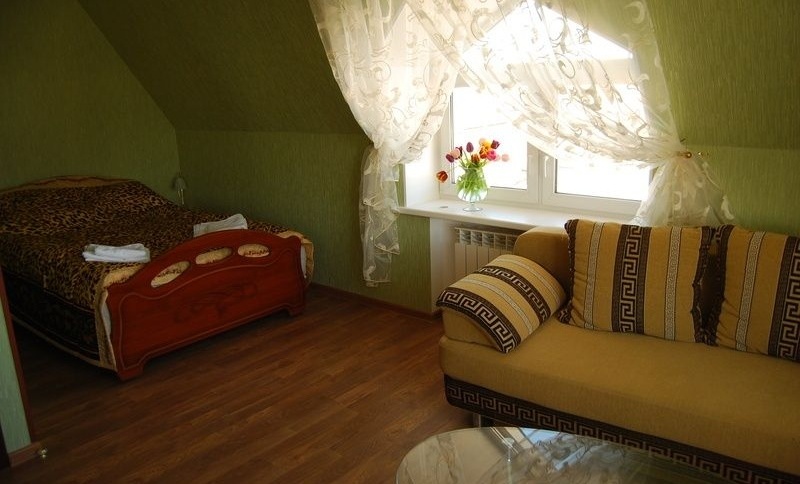 Загородный отель «АнРи» Московская область Номер «Стандарт» 2-местный с диваном, фото 1