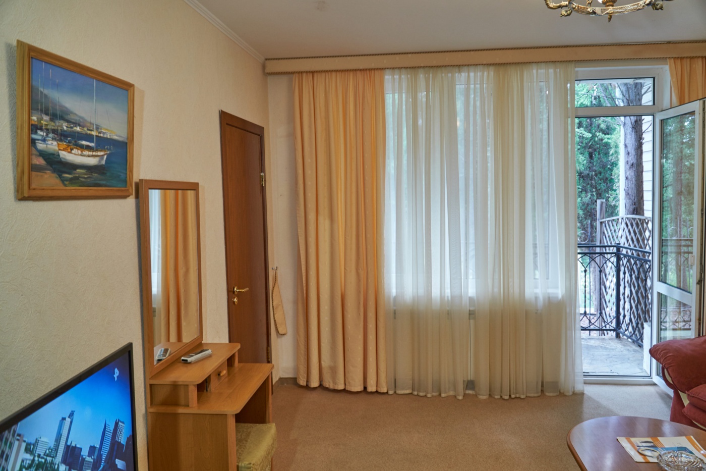  Отель «Сказка» Республика Крым Апартаменты класса Люкс 2-комнатный, фото 4