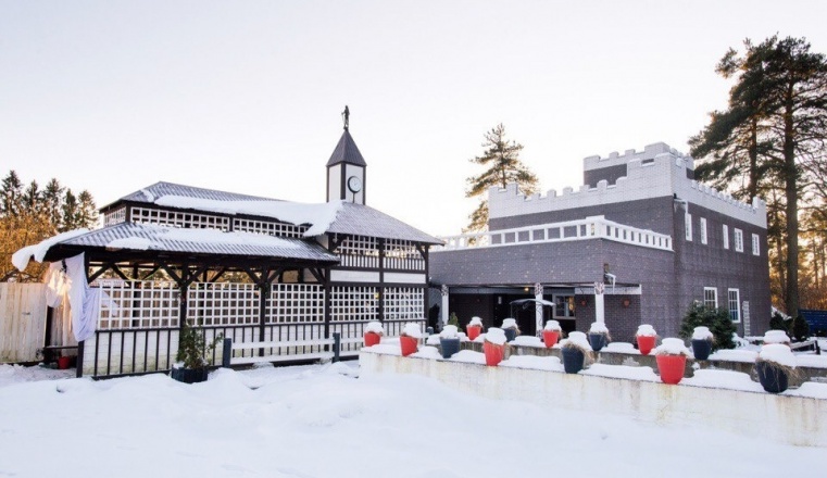 Recreation center «Tri medvedya» Leningrad oblast 