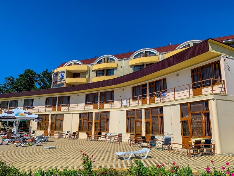  Отель «Морской клуб» Краснодарский край Стандарт семейный 3-местный, вид на бассейн, фото 4