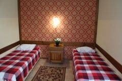Hotel «Pechoryi-park» Pskov oblast Nomer «Komfort» 2-mestnyiy