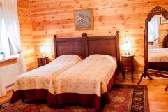 Country hotel «Usadba po sledam Onegina» Pskov oblast Nomer «Jukovskiy»