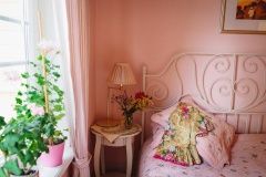  Гостевая усадьба «Тригорская, 1» Псковская область 2-местный номер с двуспальной кроватью (Розовый, Зеленый), фото 2_1