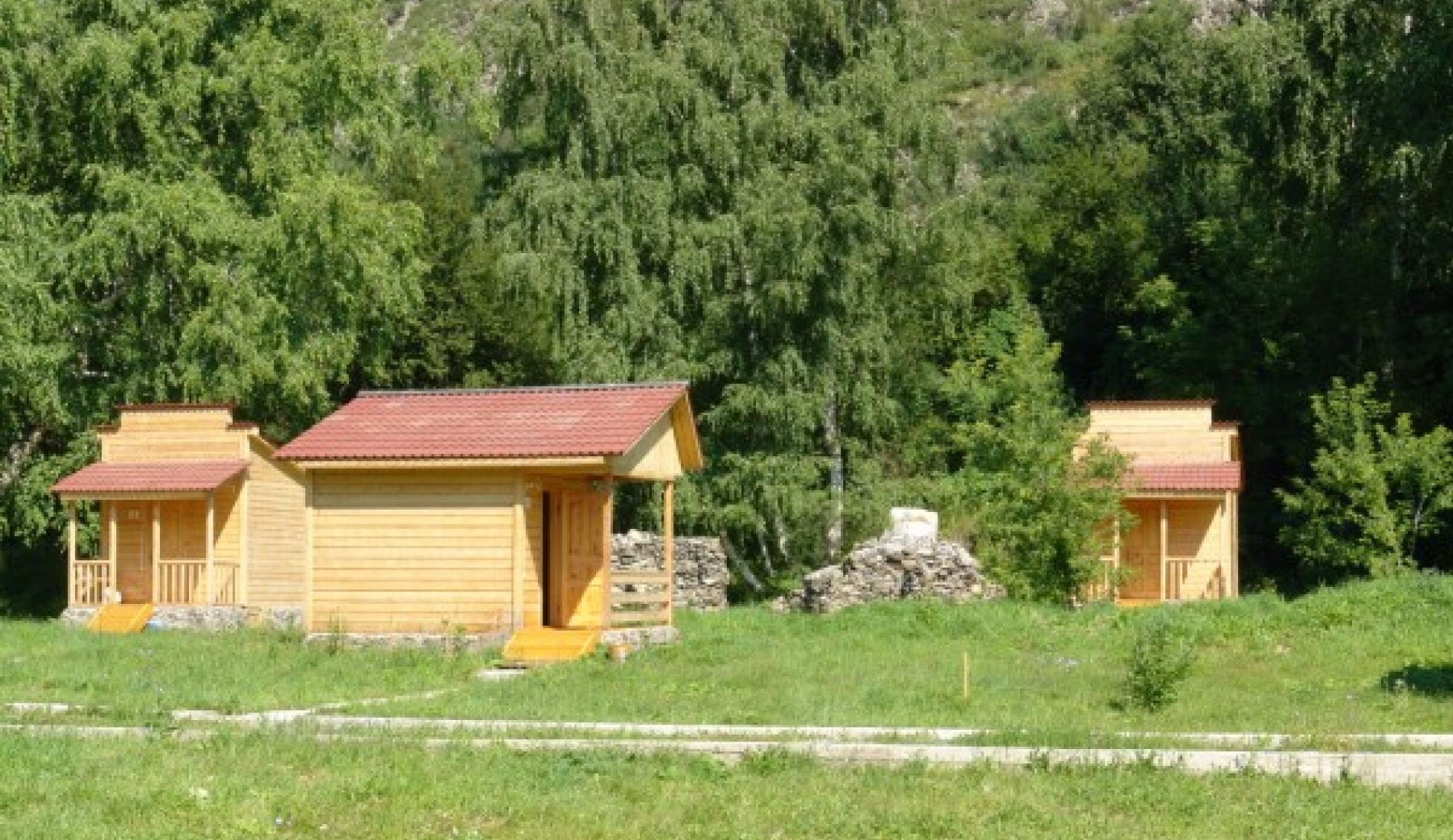 Турбаза «Золоторудная» Алтайский край Летний двухместный деревянный домик , фото 1