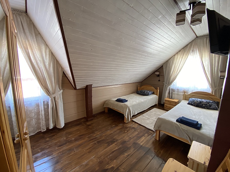 База отдыха «На волне» Ярославская область Двухэтажный коттедж с тремя спальнями, фото 1