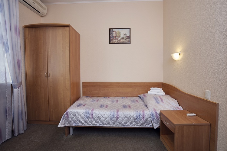  Отель «Максима Заря» Московская область Стандарт 3-местный 2-комнатный, фото 2