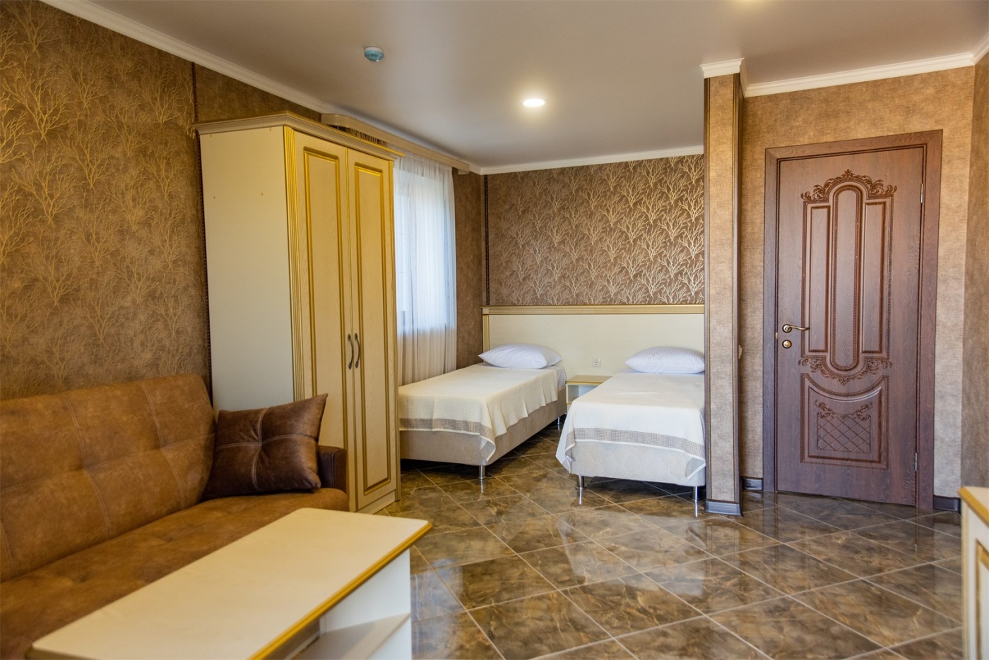  Бутик-отель «Чеховъ» Республика Крым Двухместный стандарт с диваном, фото 1