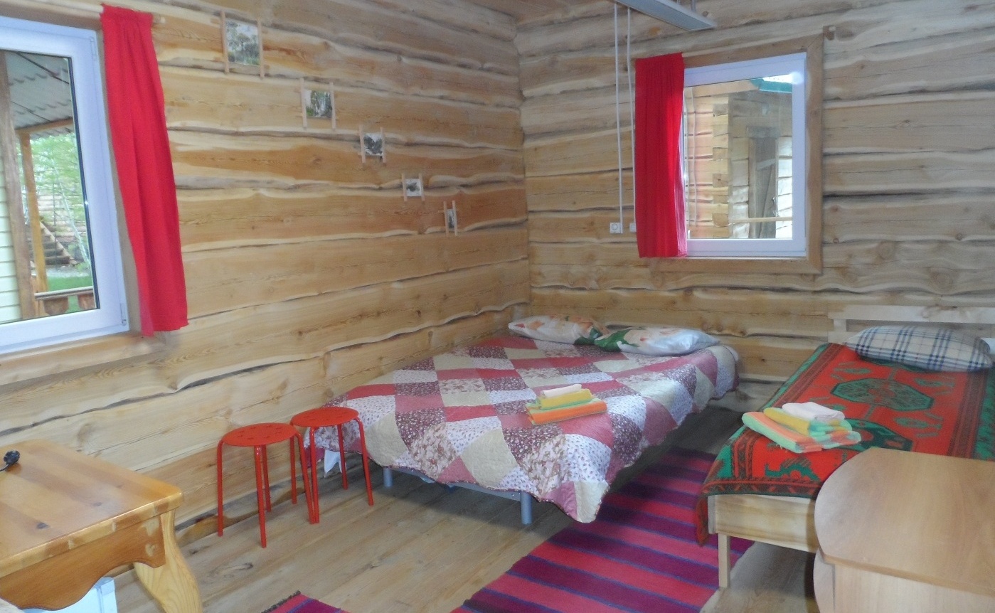  Центр активного отдыха «Колобок» Республика Алтай Трёхместный благоустроенный домик семейного типа, фото 1